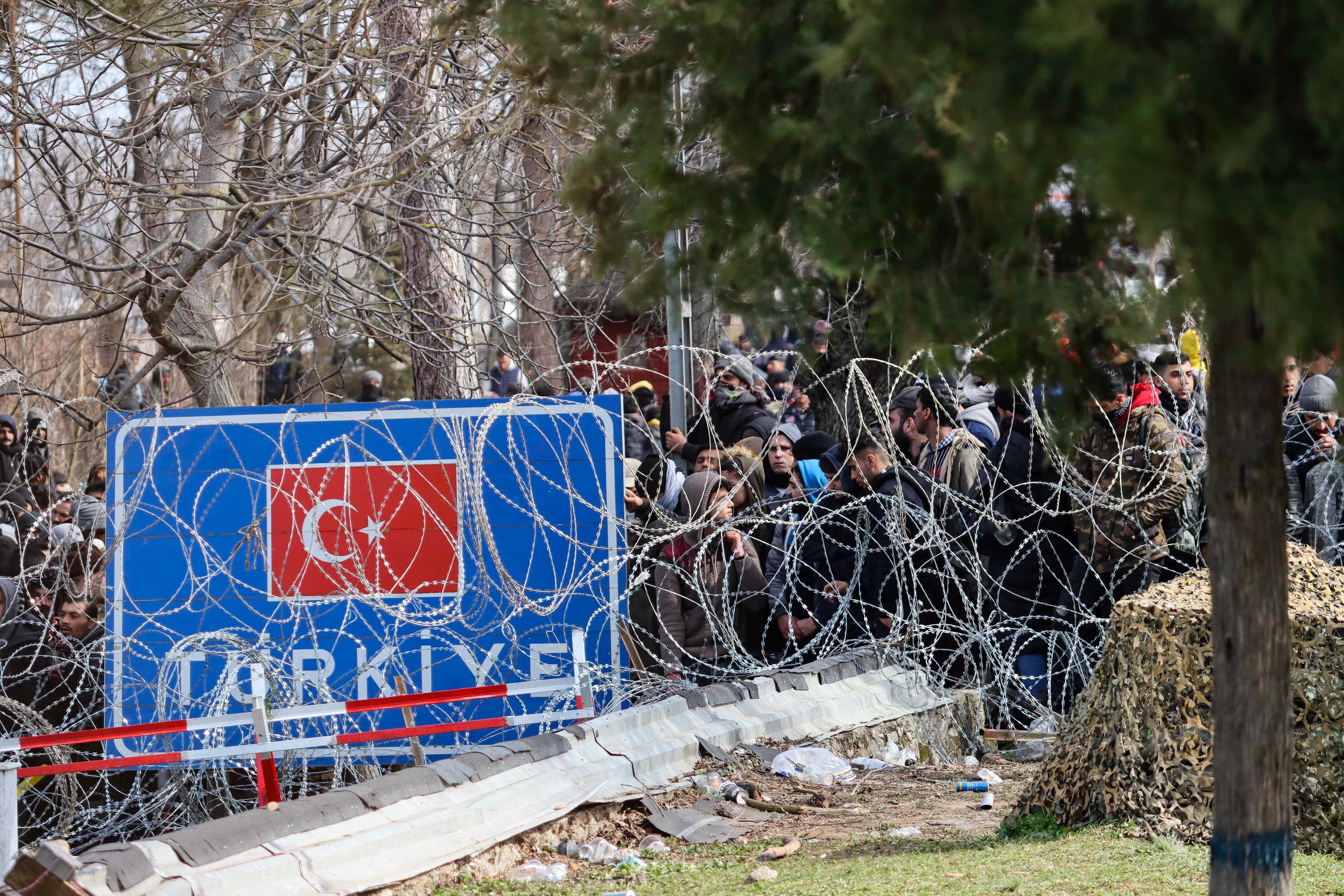 yunanistan'a geçmeye çalışan göçmenler 