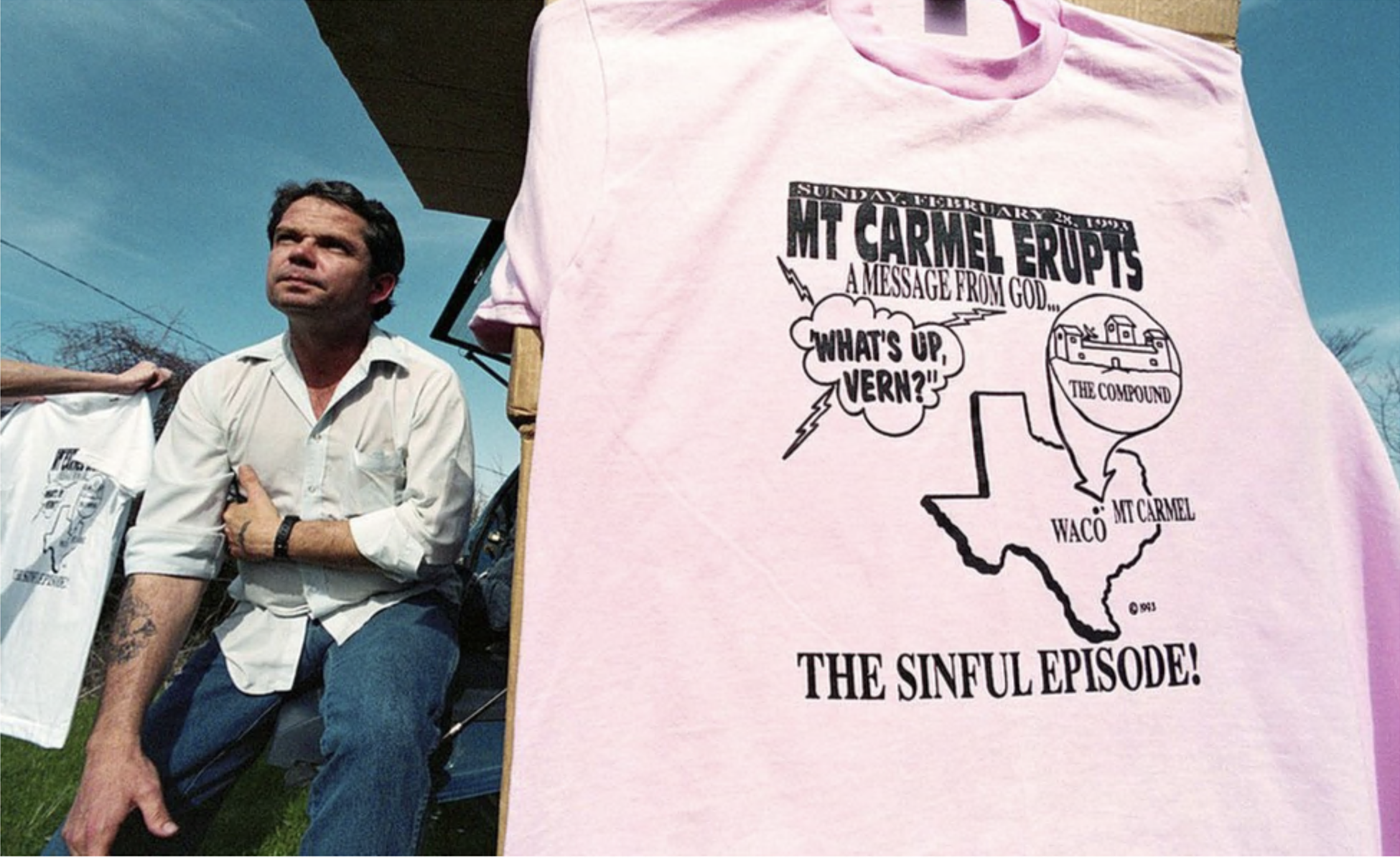 Camiseta rosa com mensagem de apoio aos davidianos em 1993