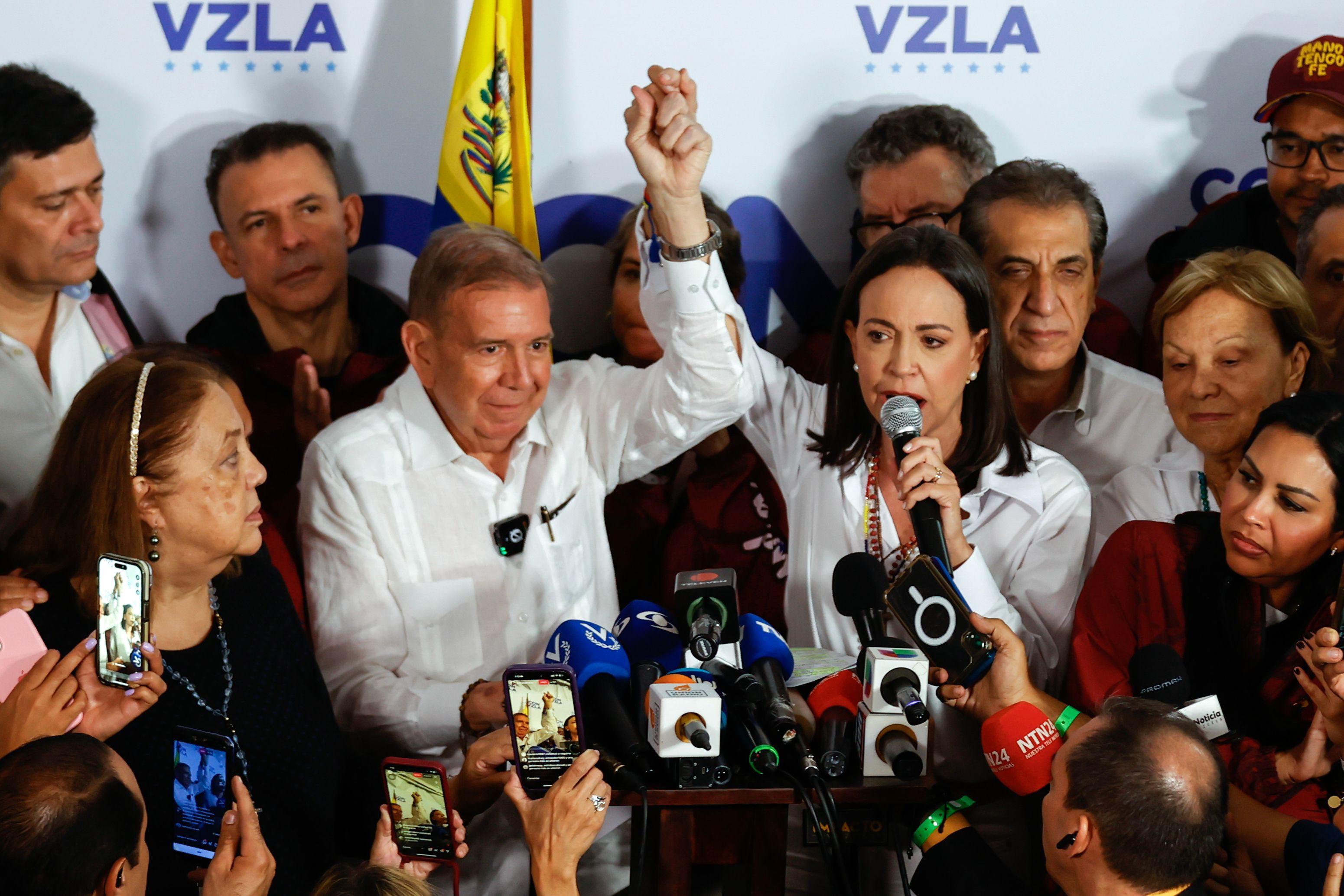 Edmundo González e Maria Corina Machado, da oposição na Venezuela, fazem declaração pública conjunta após os resultados das eleições presidenciais