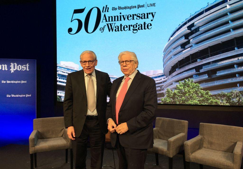 Bob Woodward (izquierda) y Carl Bernstein (derecha)