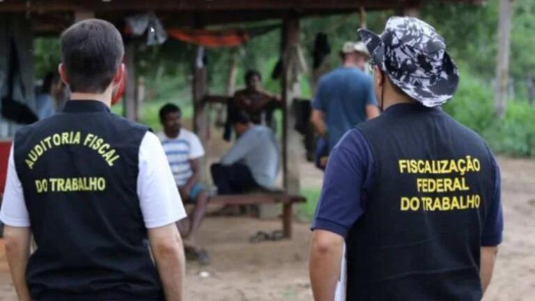 Foto de auditores-fiscais do Trabalho. 