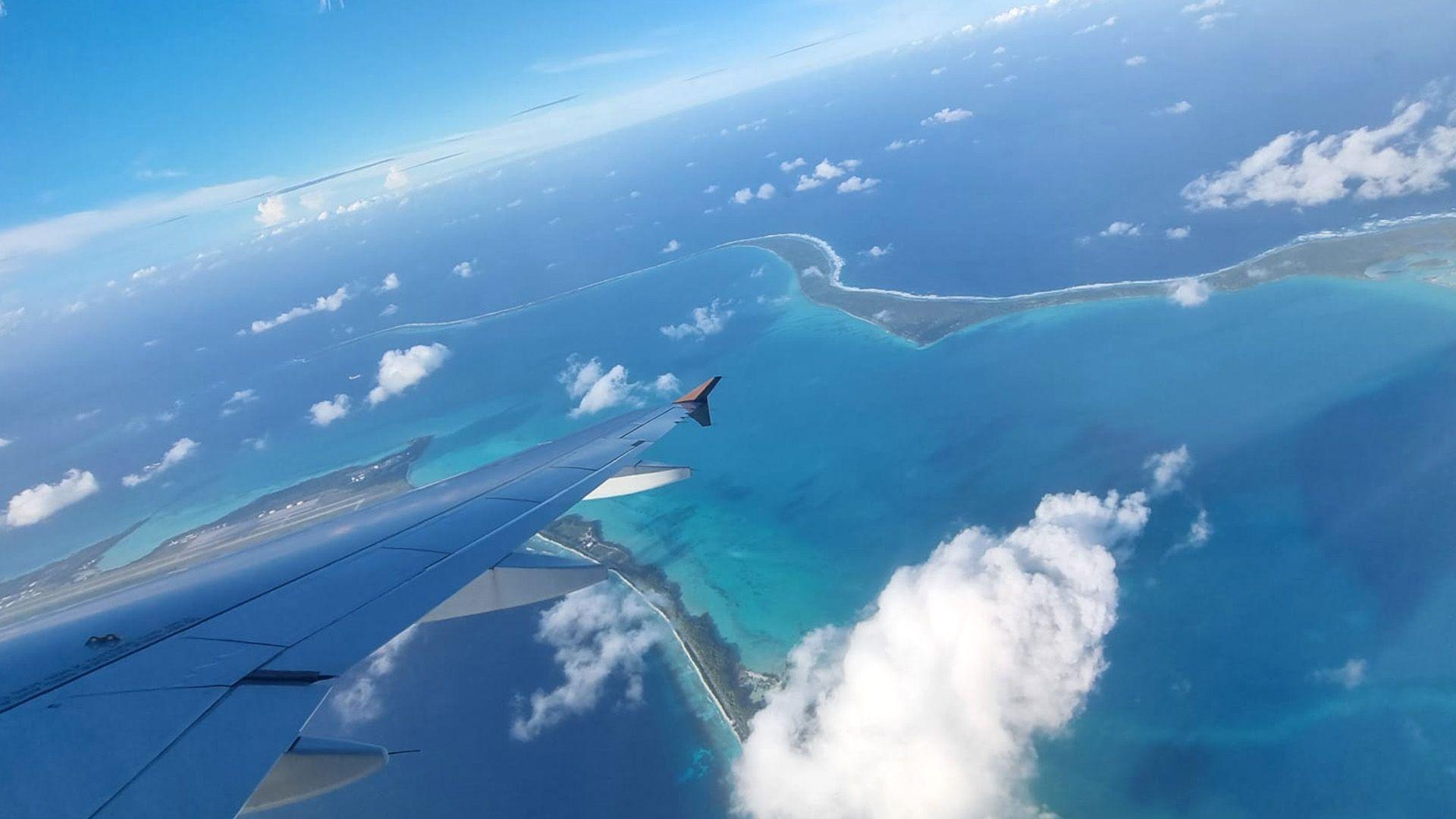 Vista de Diego Garcia pela janela do avião