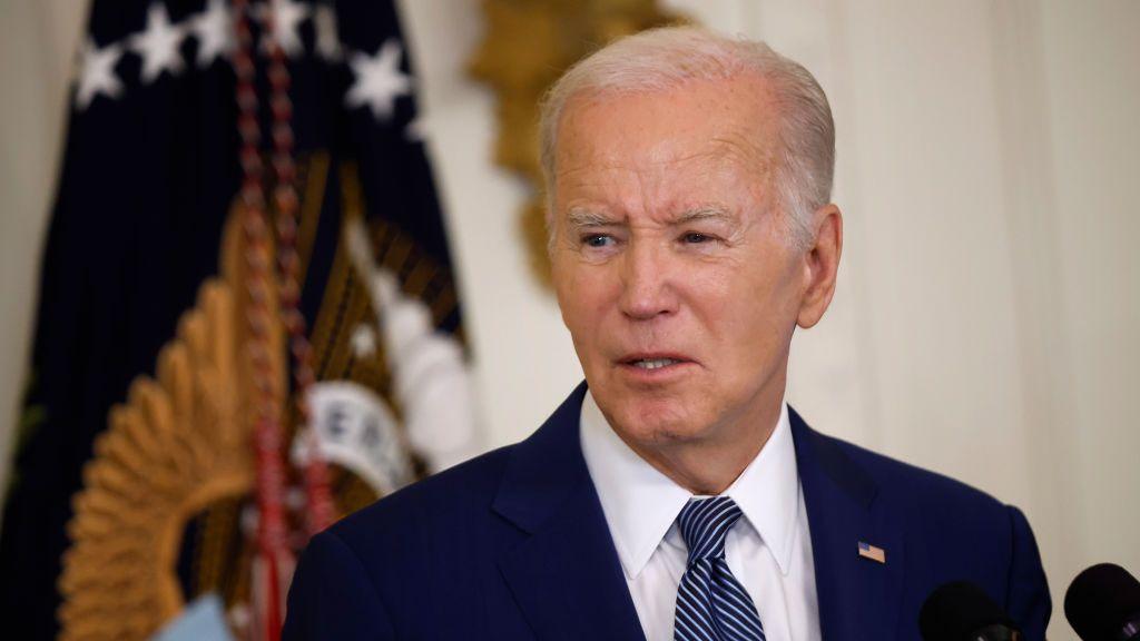 Poll suggests growing worry over Bidens age after debate