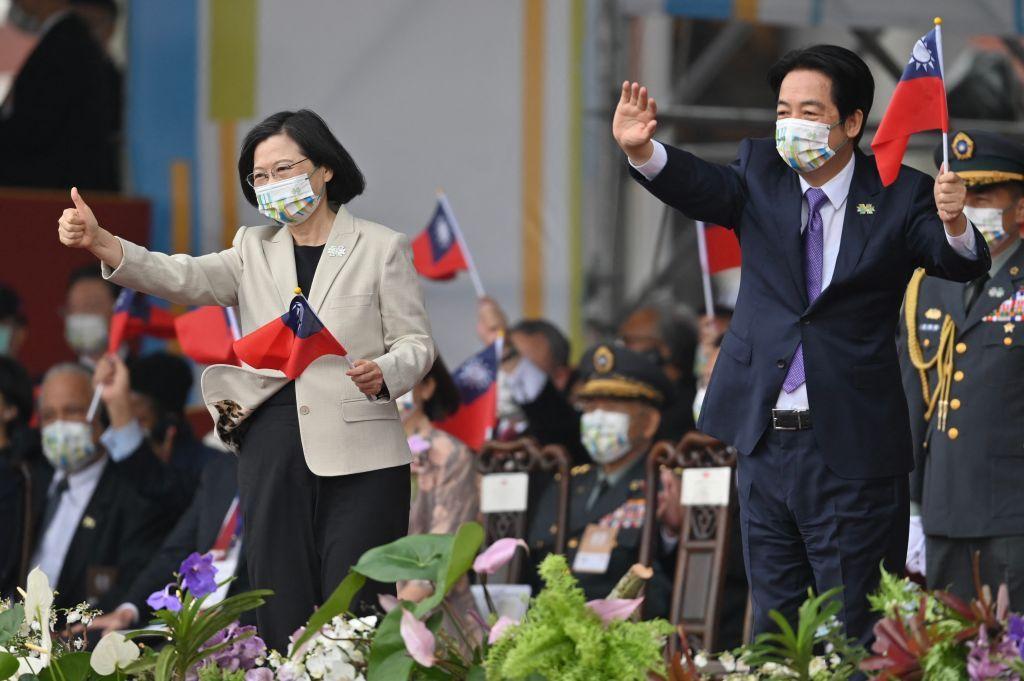 A atual presidente da ilha, Tsai Ing-wen, e seu vice e candidato à Presidência, William Lai
