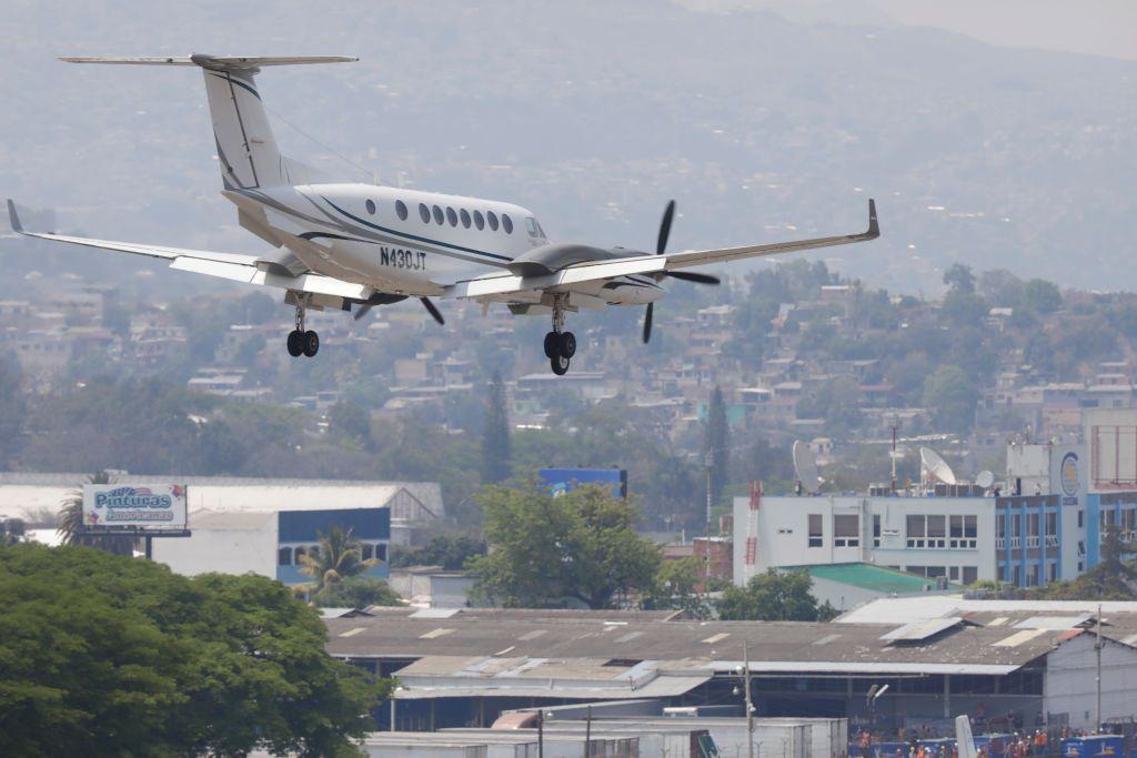 El avión en el que extraditaron a Hernández en abril de 2022.