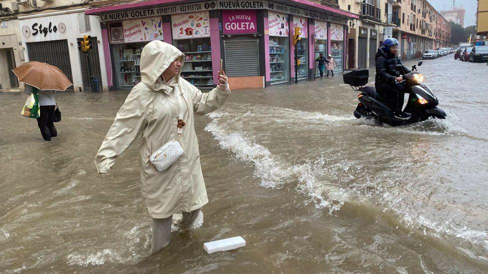 Málaga evacuates thousands as Spain issues more flood alerts