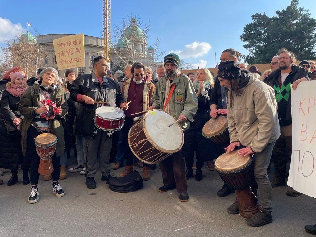 Muzičke improvizacije često su deo aktuelnih protesta i blokada