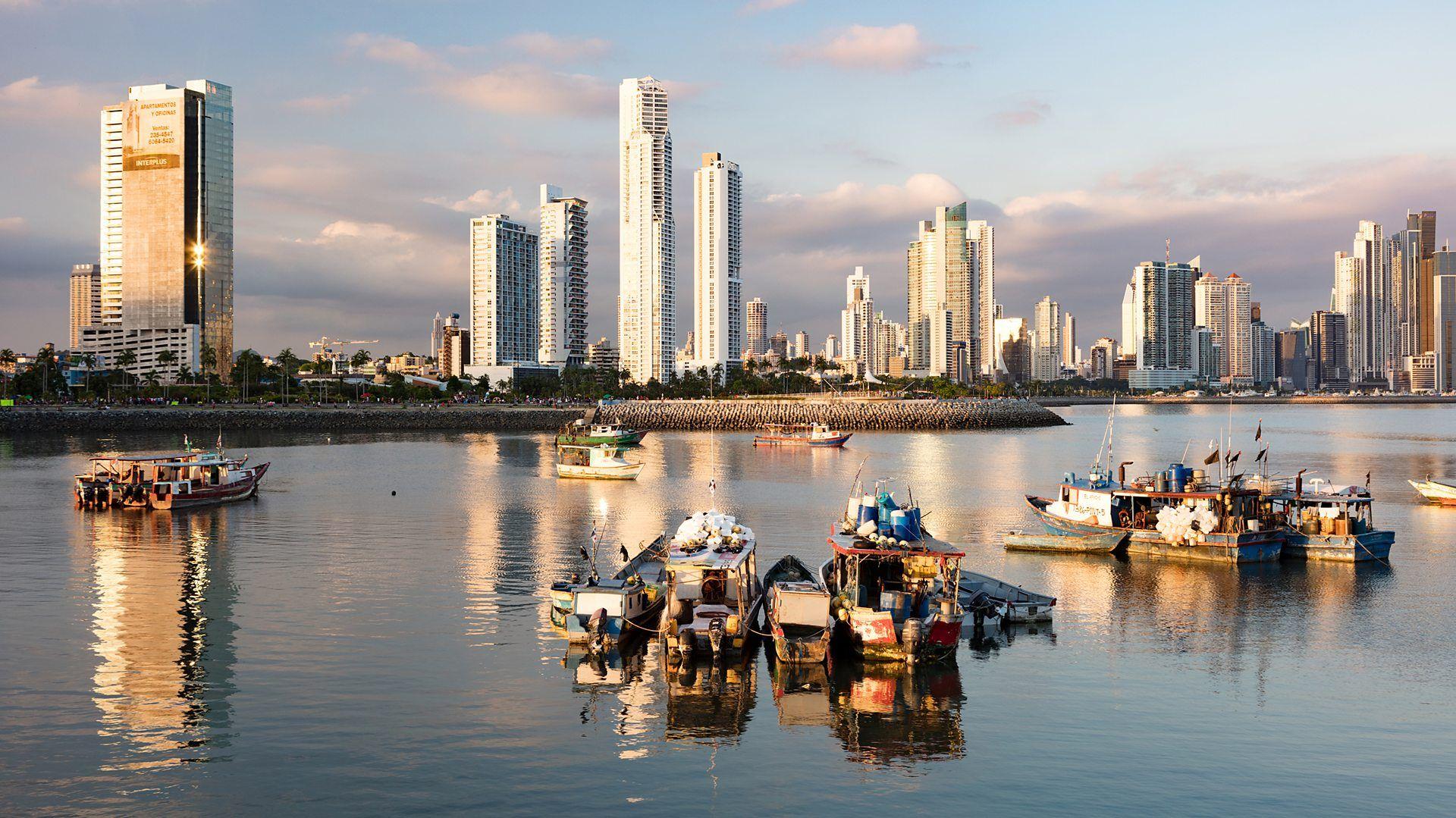 Ciudad de Panamá vista desde el agua 