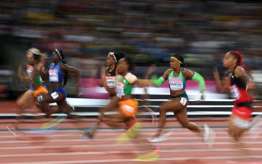 Mulheres disputam prova de corrida