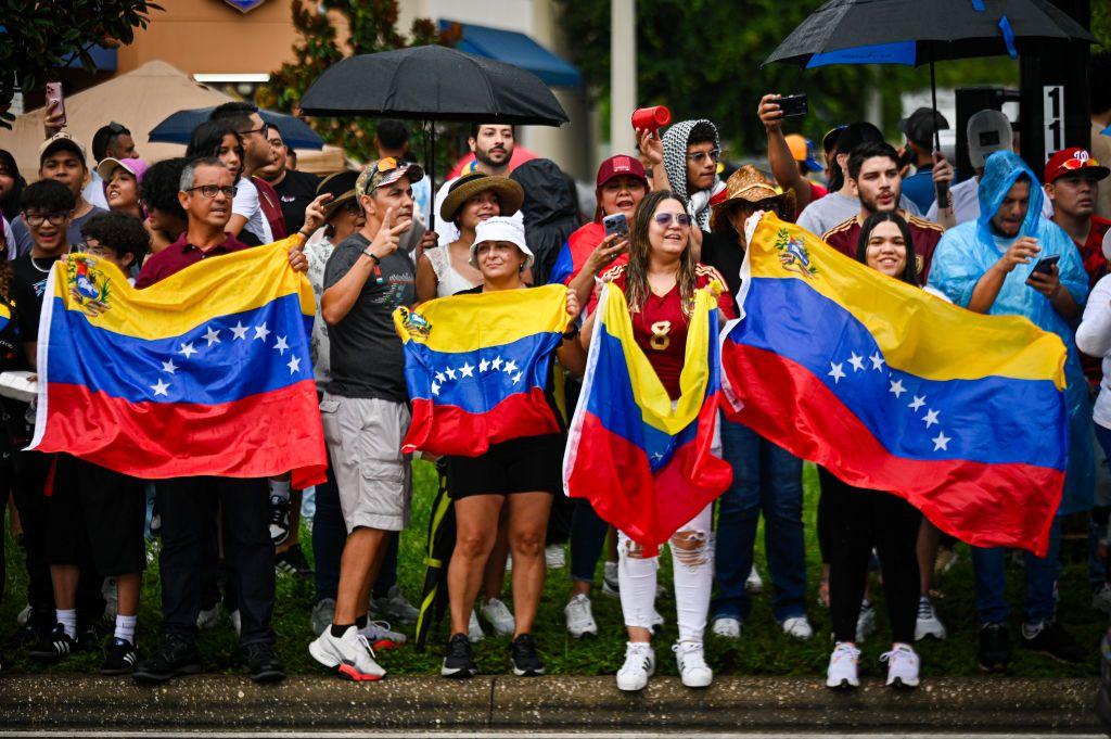 Venezolanos en una manifestación en Florida