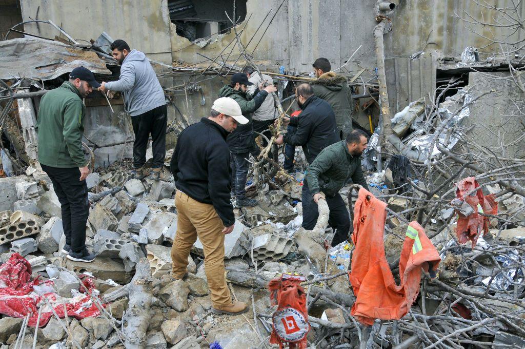 أدت الغارة الجوية الإسرائيلية على مركز للإسعاف في بلدة الهبارية جنوبي لبنان إلى مقتل سبعة مسعفين