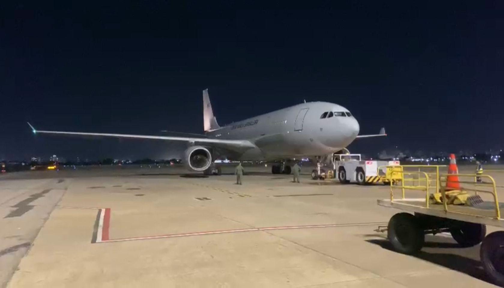 Aeronaves KC-30 na pista do aeroporto de Fortaleza