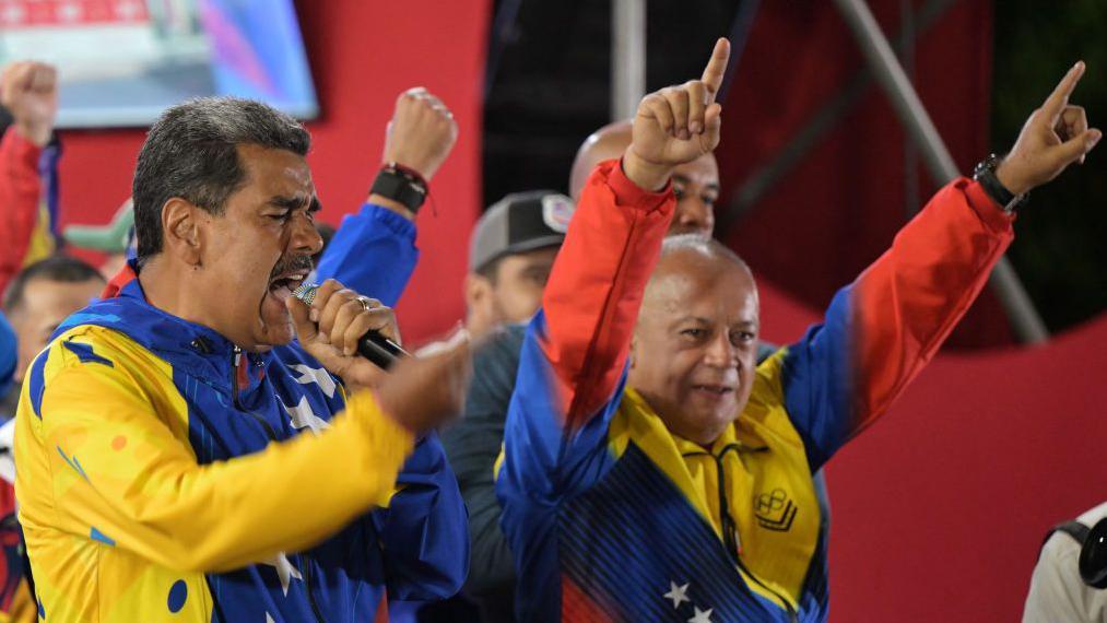 Maduro (izq.) y Cabello en julio de 2024.