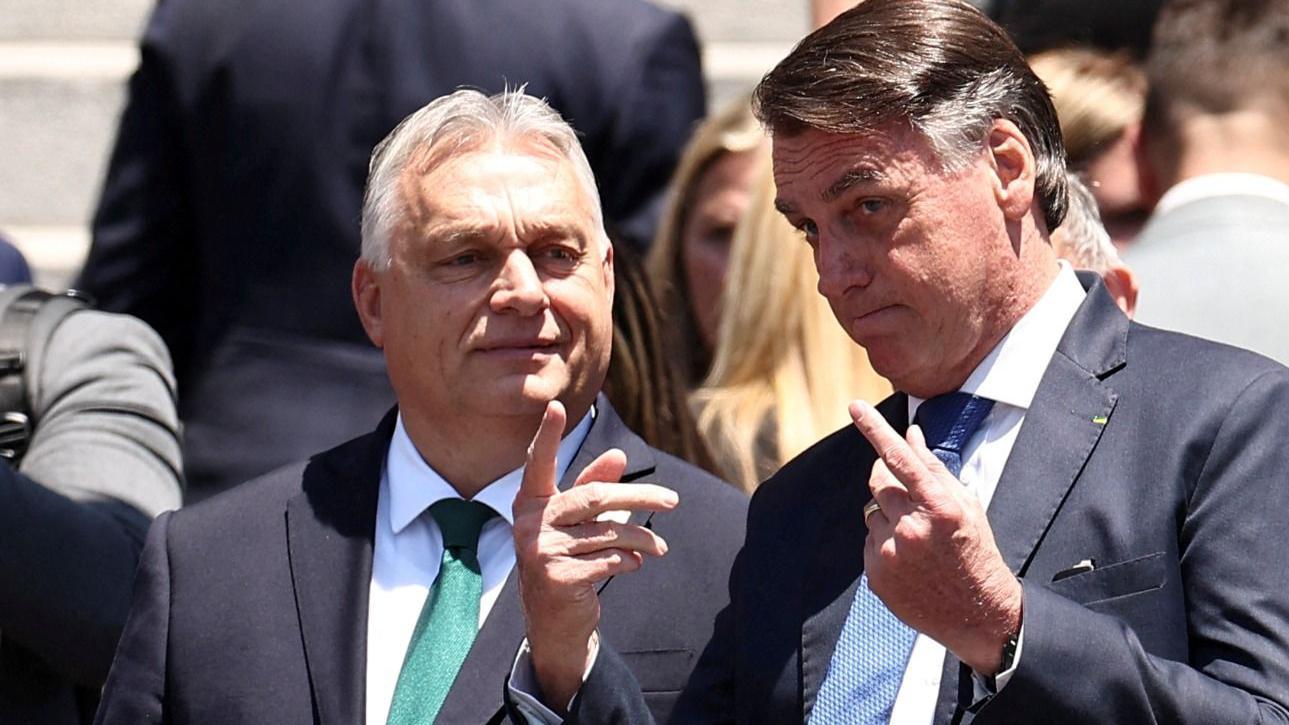 Bolsonaro e Orbán em dezembro de 2023