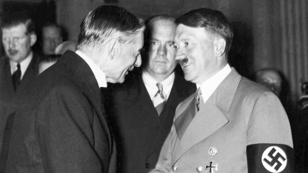 Neville Chamberlain y Adolf Hitler, en la Conferencia de Múnich de 1938.