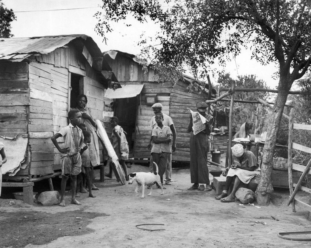 Un barrio pobre de Kingston en 1962