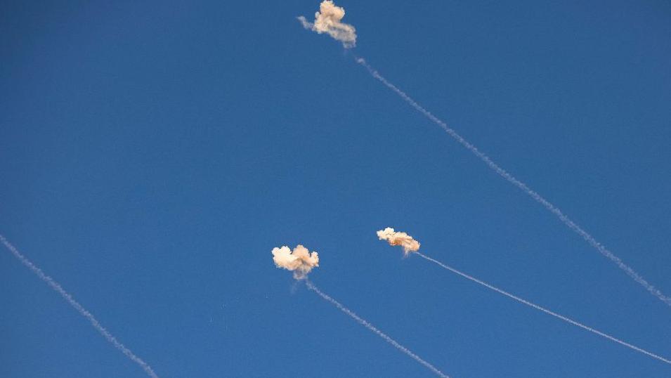 صواريخ أطلقها حزب الله (أرشيف)