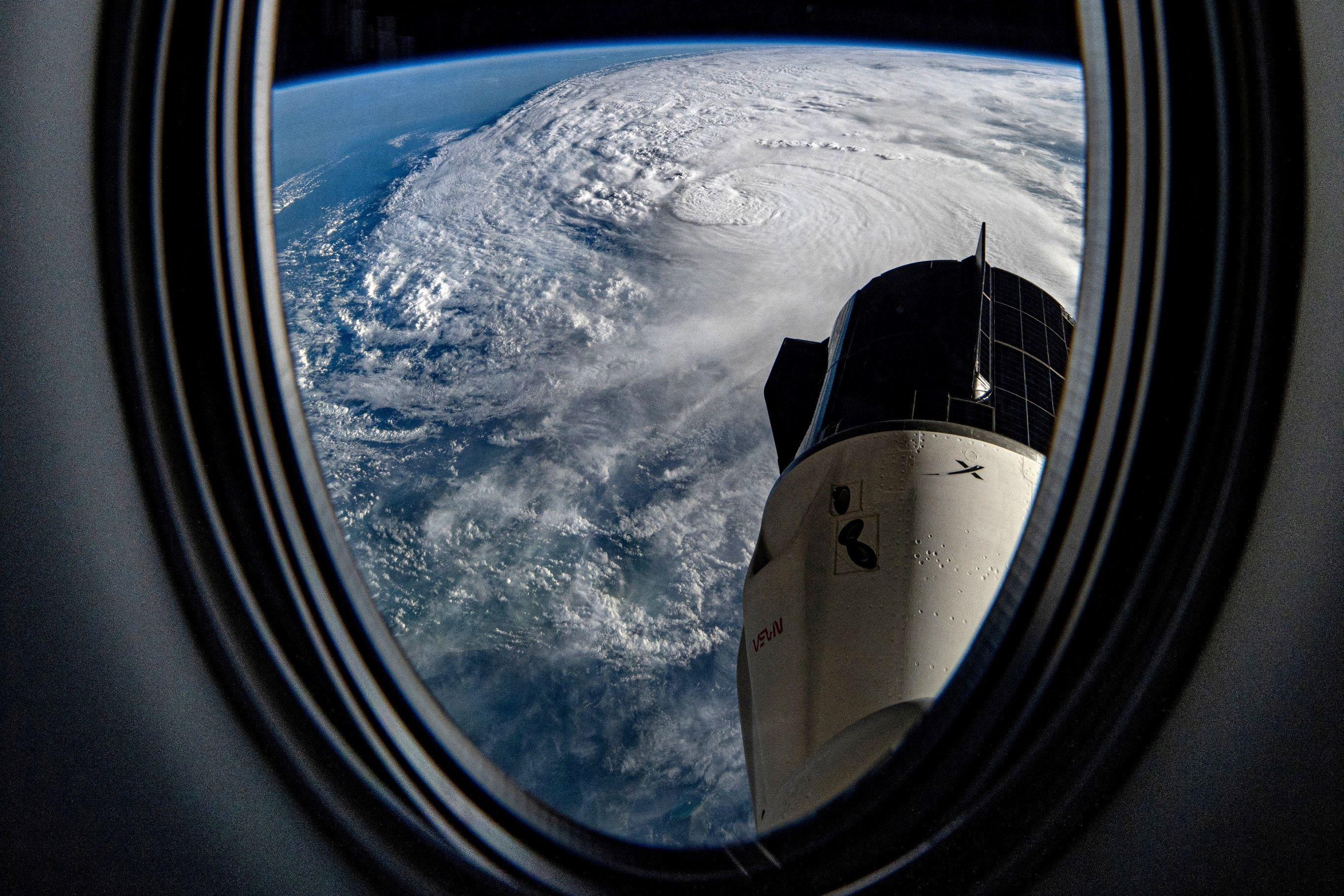 Furacão Milton capturado em uma imagem impressionante tirada da espaçonave Dragon Endeavour acoplada à Estação Espacial Internacional em 9 de outubro de 2024