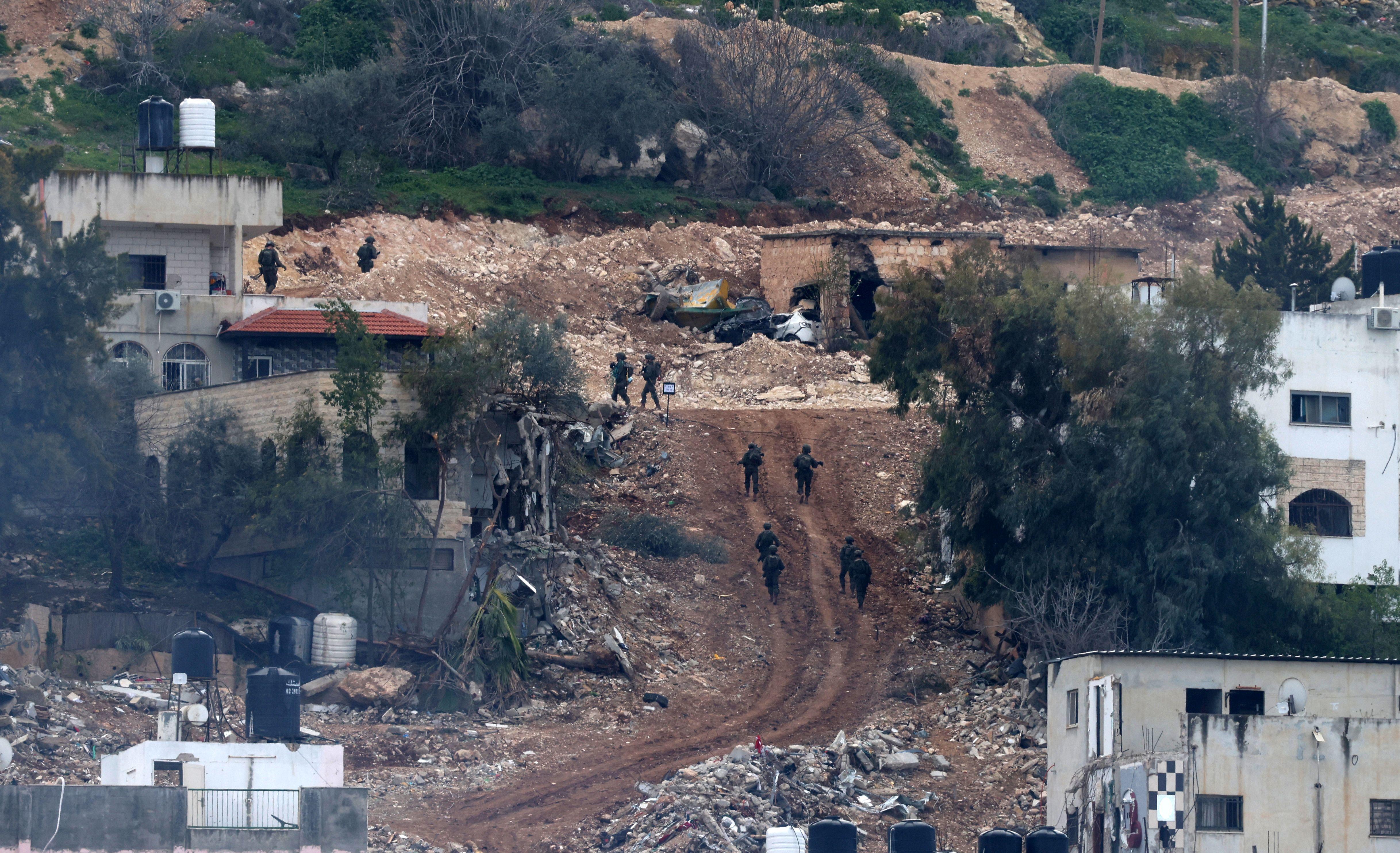 يعتبر محللون فلسطينيون هذه العملية العسكرية مقدمة لضم الضفة الغربية من قبل إسرائيل