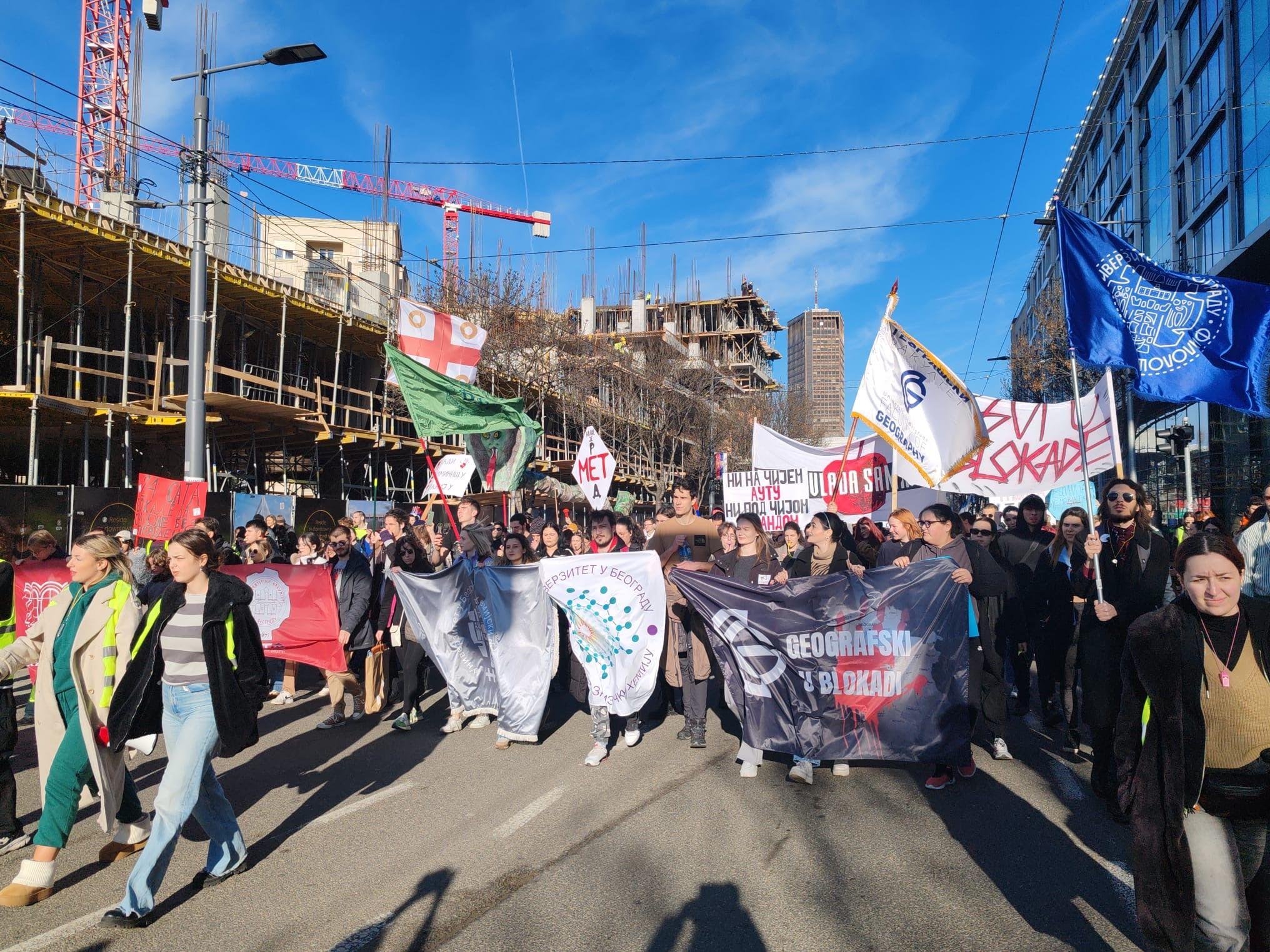 Blokada studenata, blokada autokomande