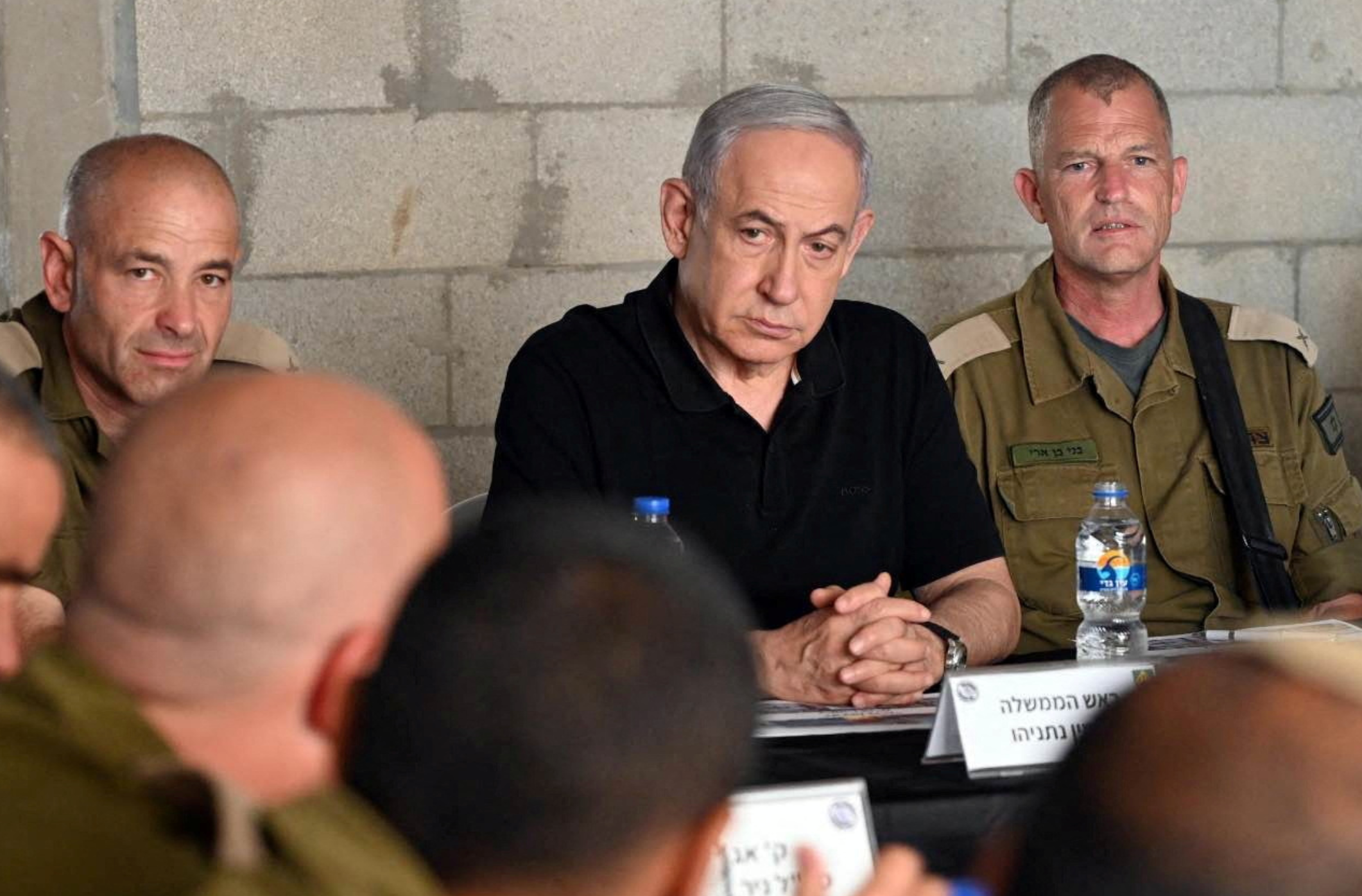 Netanyahu askerlerle