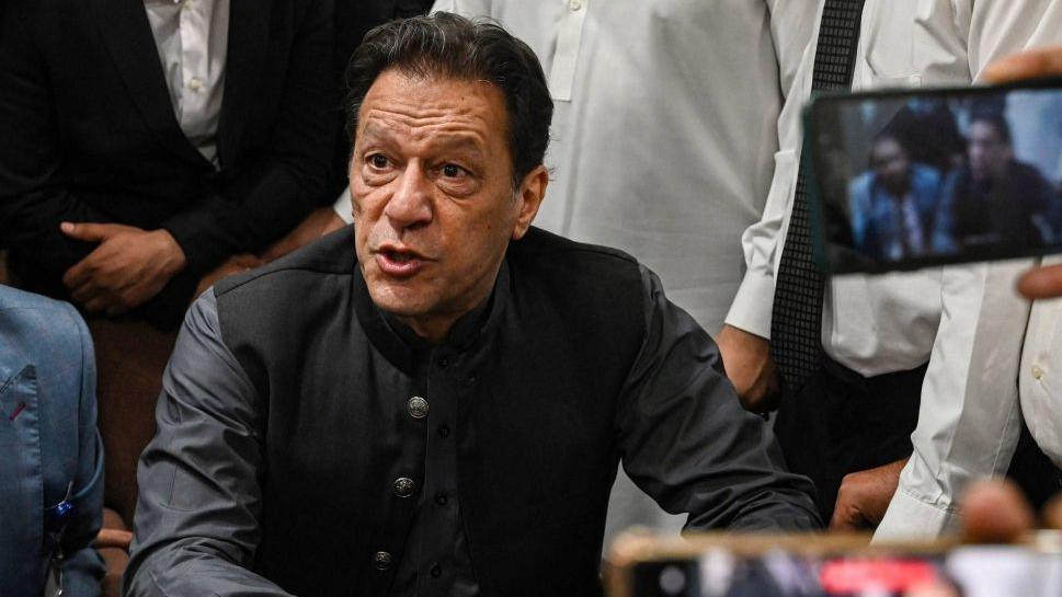 بشریٰ بی بی، عمران خان، توشہ خانہ کیس، سعودی عرب