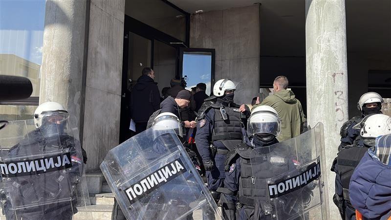 Novi Sad, skupština grada Novog Sada, policija, studenti, studentski protest