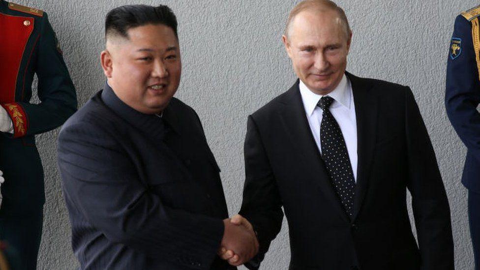 Vladimir Putin y Kim Jong-un, fotografiados durante una reunión que sostuvieron en 2019.