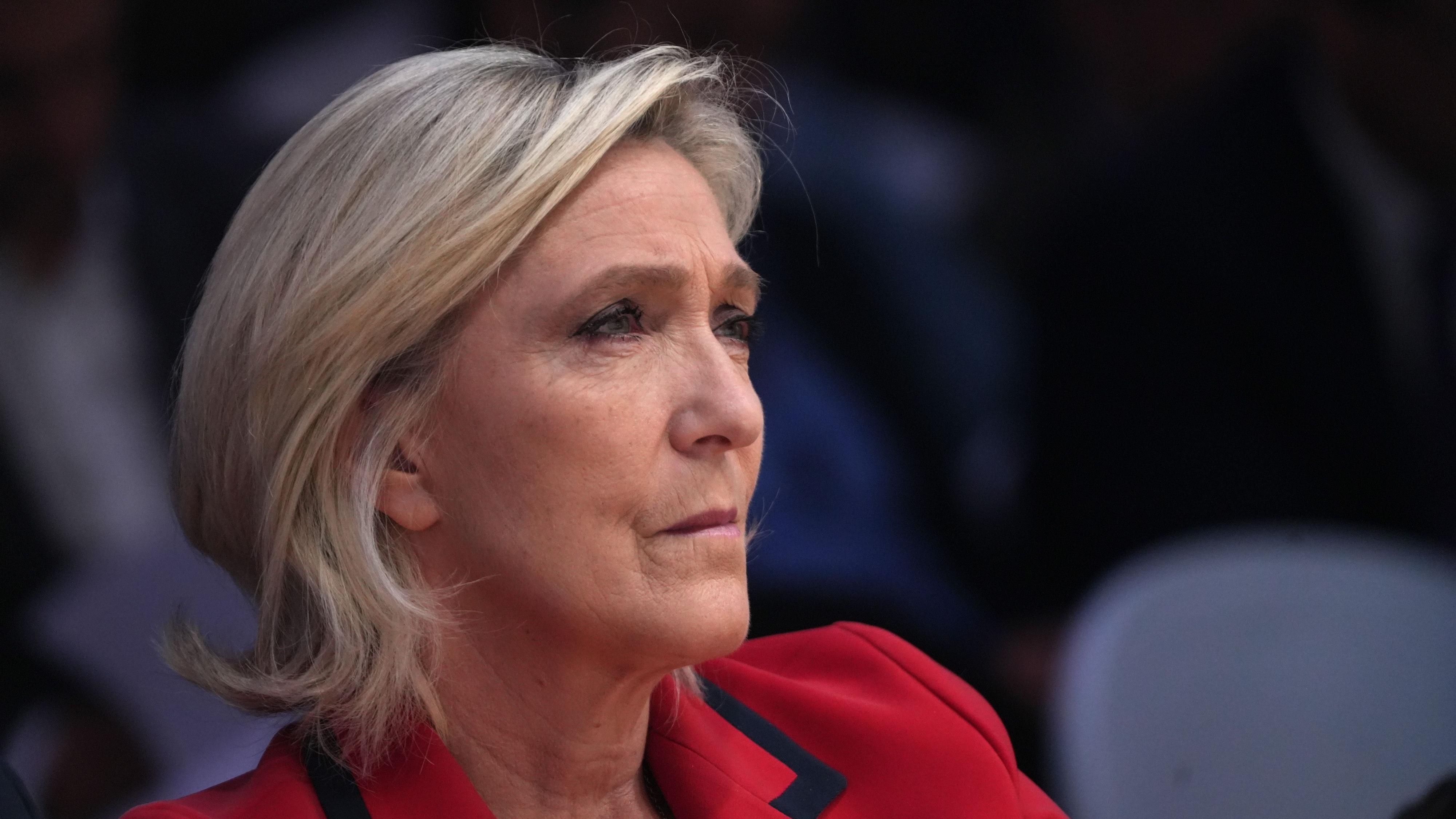 Prosecutors probe Marine Le Pen campaign funding