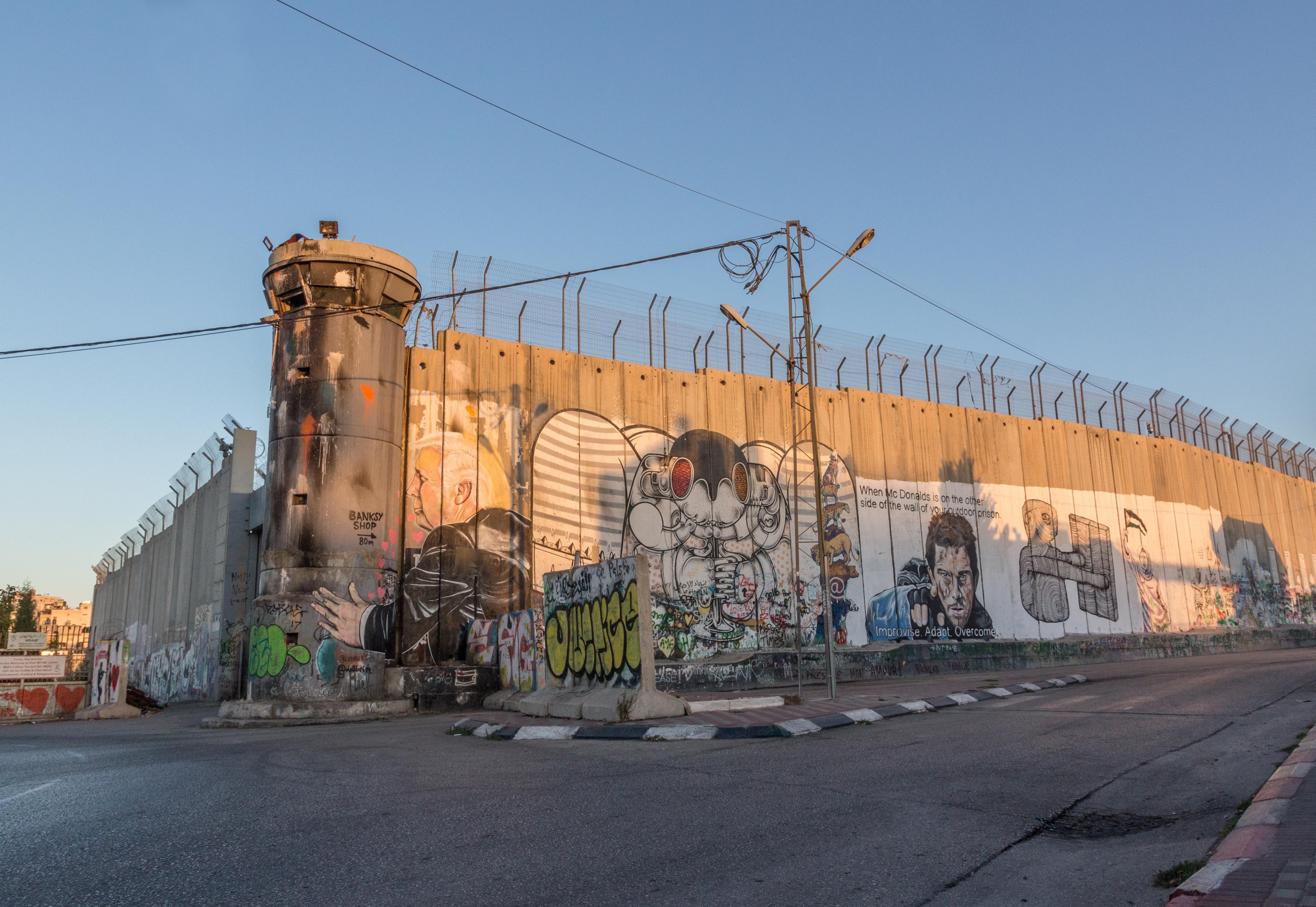 الجدار العازل الإسرائيلي في الضفة الغربية 