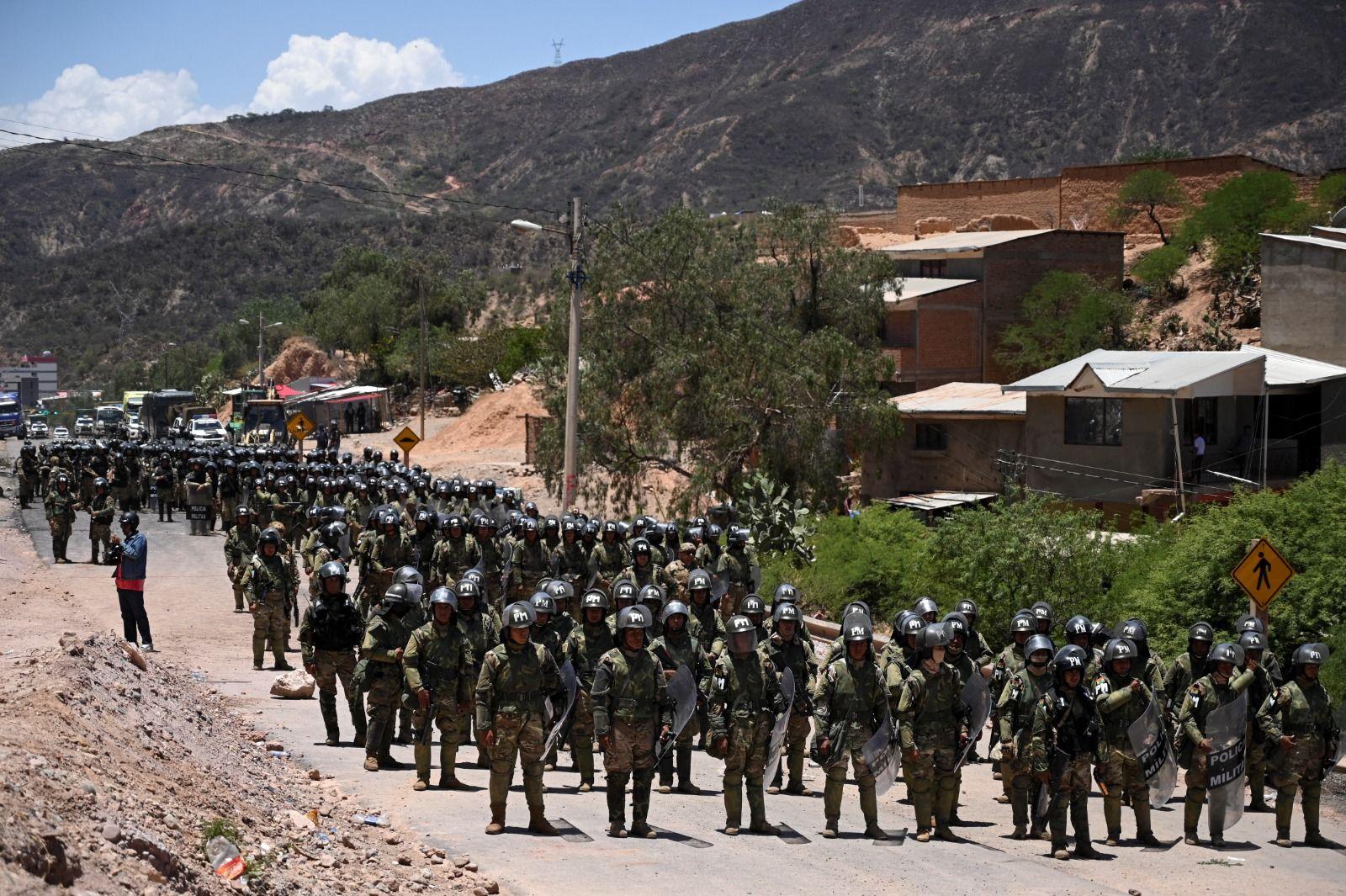 Despliegue militar contra las protestas en Bolivia. 