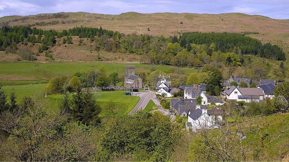 Vista panorâmica da vila de Kilmartin