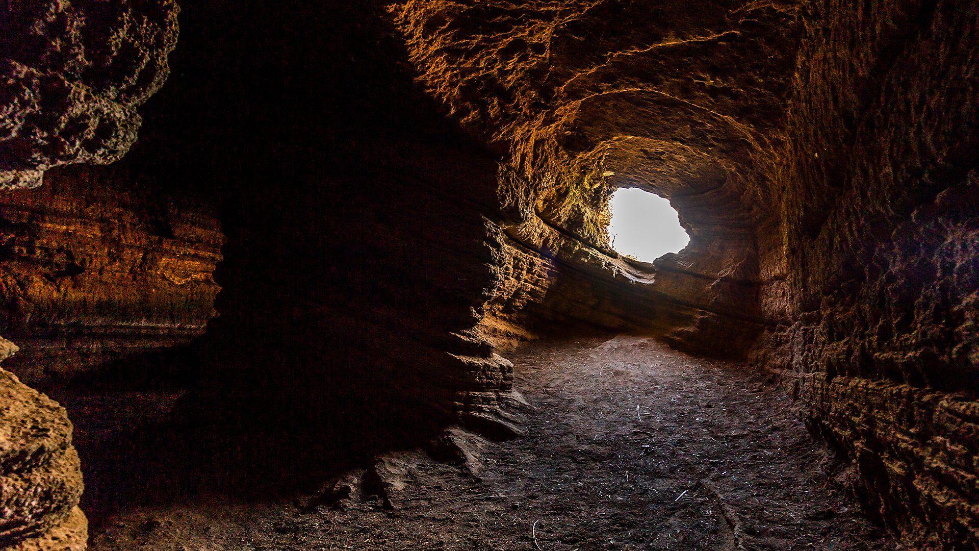 Interior de una cueva. 