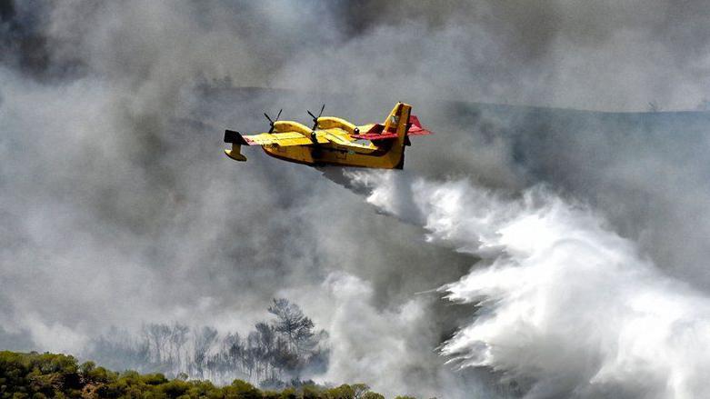 أعلن الاتحاد الأوروبي أنه سيرسل طائرات برمائية إلى اليونان مصممة لمكافحة الحرائق من الجو 