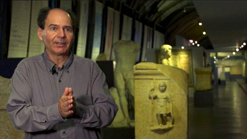 João Zilhão dá entrevista em museu