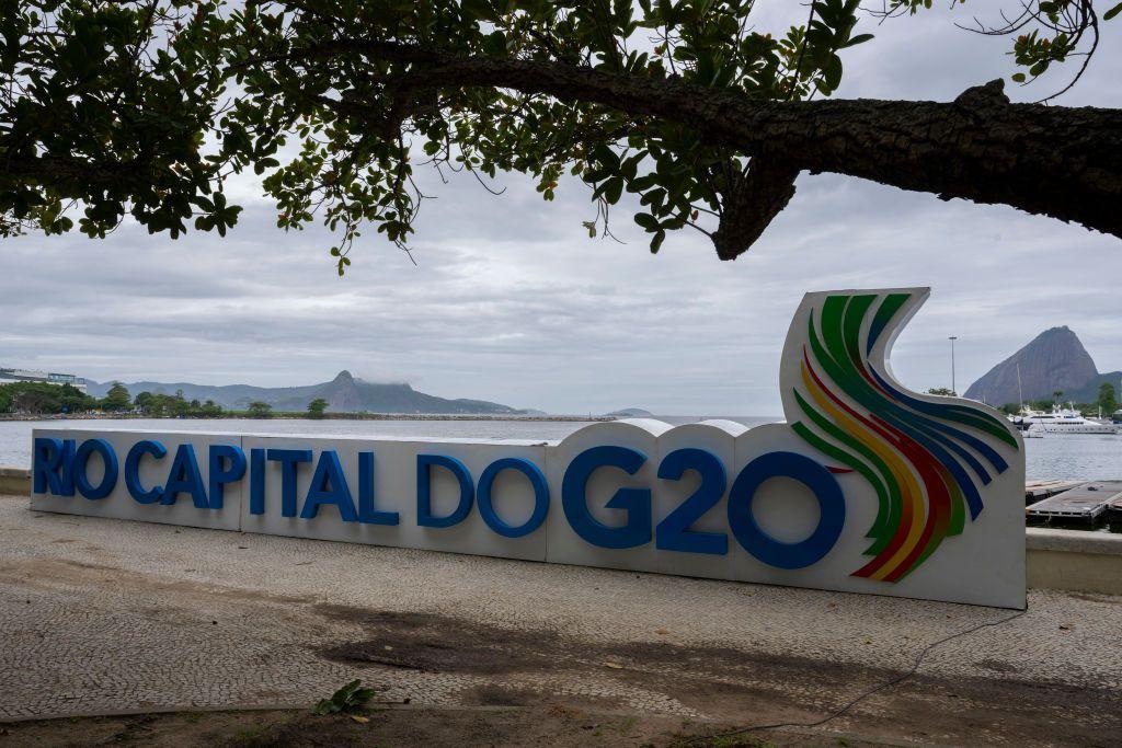 Instalação em praia do Rio diz 'Rio Capital do G20'