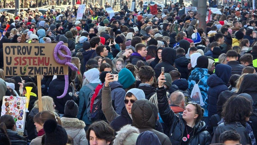 Protest ispred Ministarstva prosvete