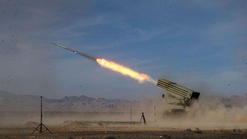 Mísseis iranianos durante um exercício militar