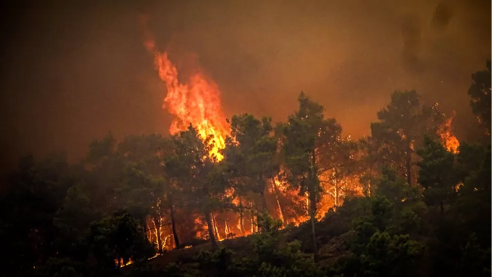 Incêndio em ilha da Grécia