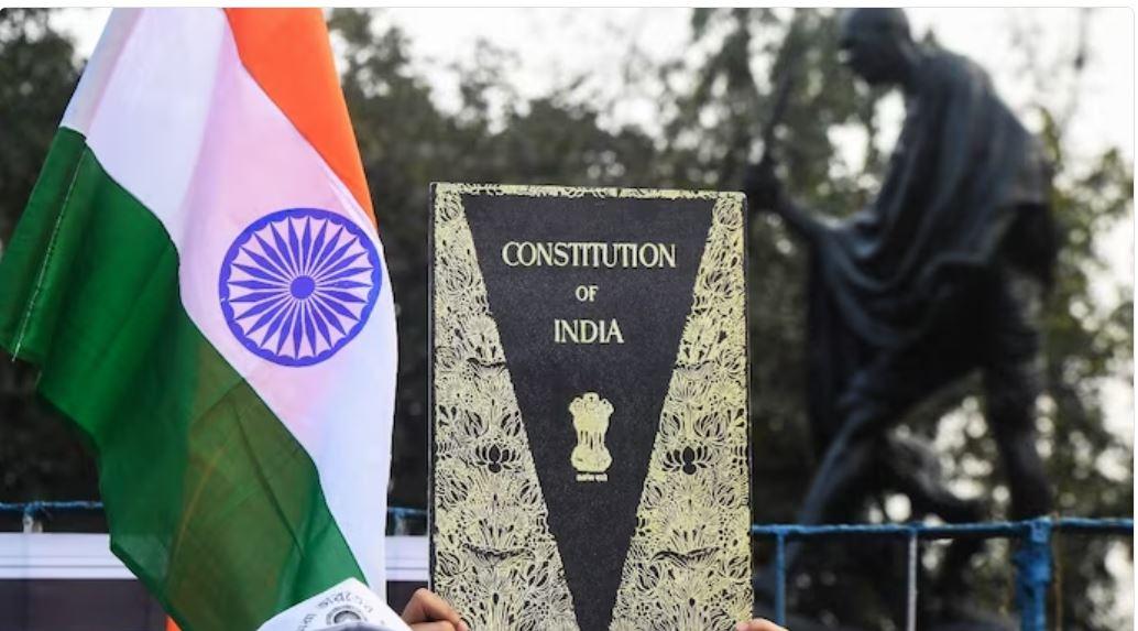 دستور الهند