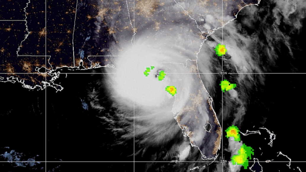 El huracán Helene justo antes de tocar tierra en Florida este jueves.