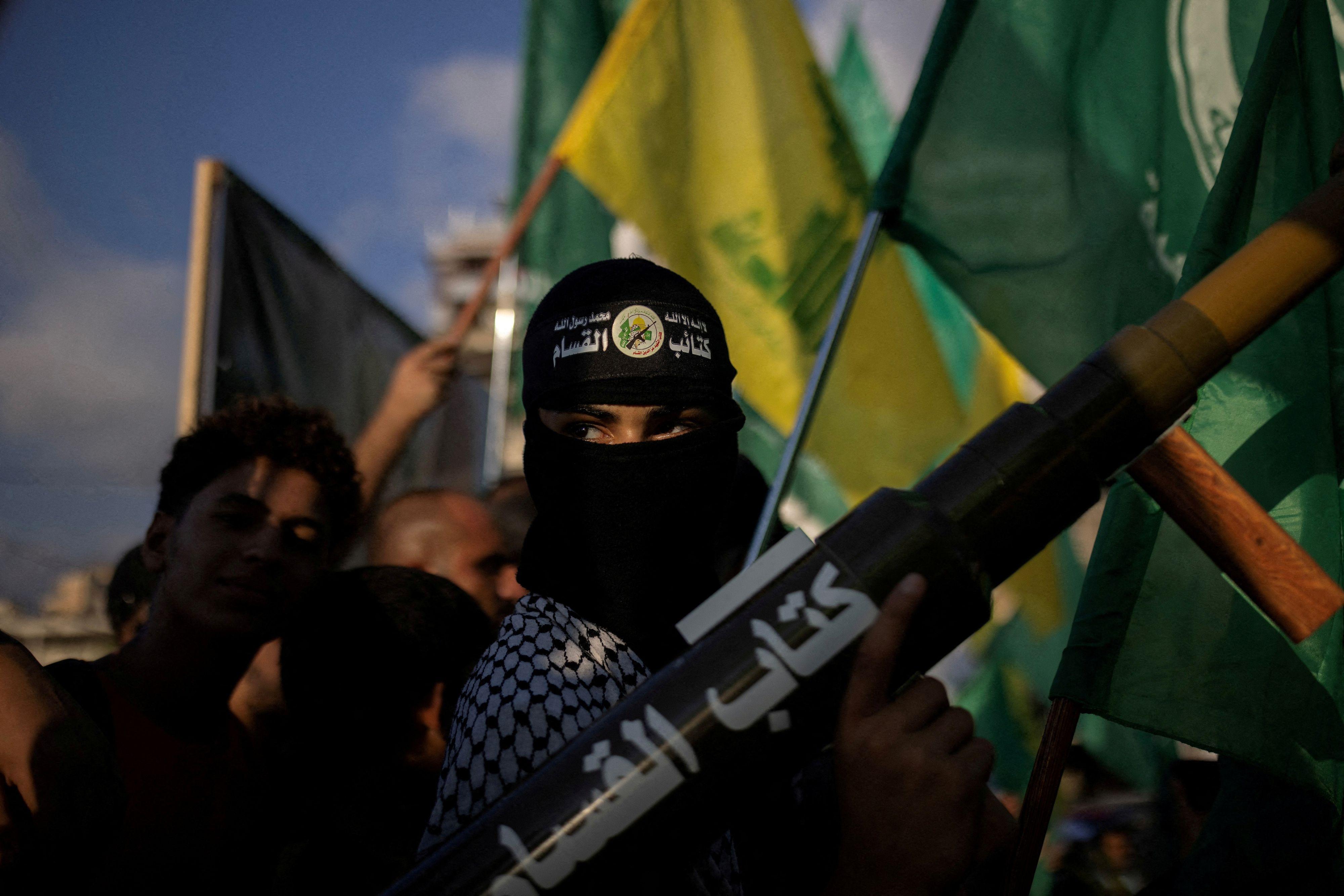 Manifestantes em Sidon, Líbano, em 31 de julho de 2024, protestam para condenar o assassinato do líder do Hamas, Ismail Haniyeh, no Irã