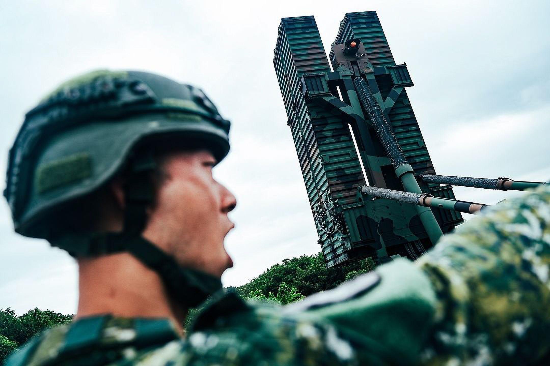 2024年5月23日，解放軍在台灣附近舉行大規模聯合軍演，台灣軍方進行軍事演習。