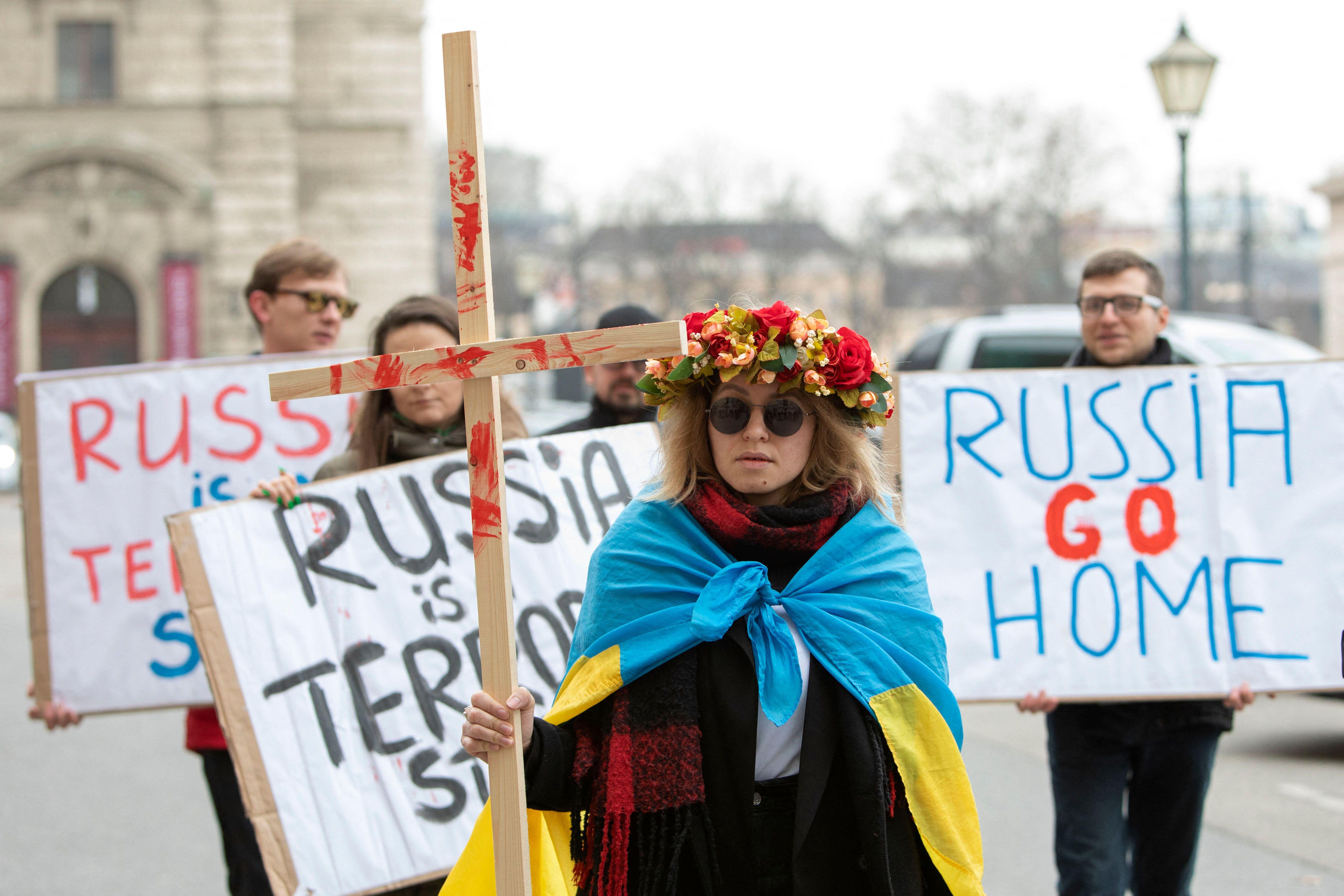 Manifestantes anti Rusia en Austria