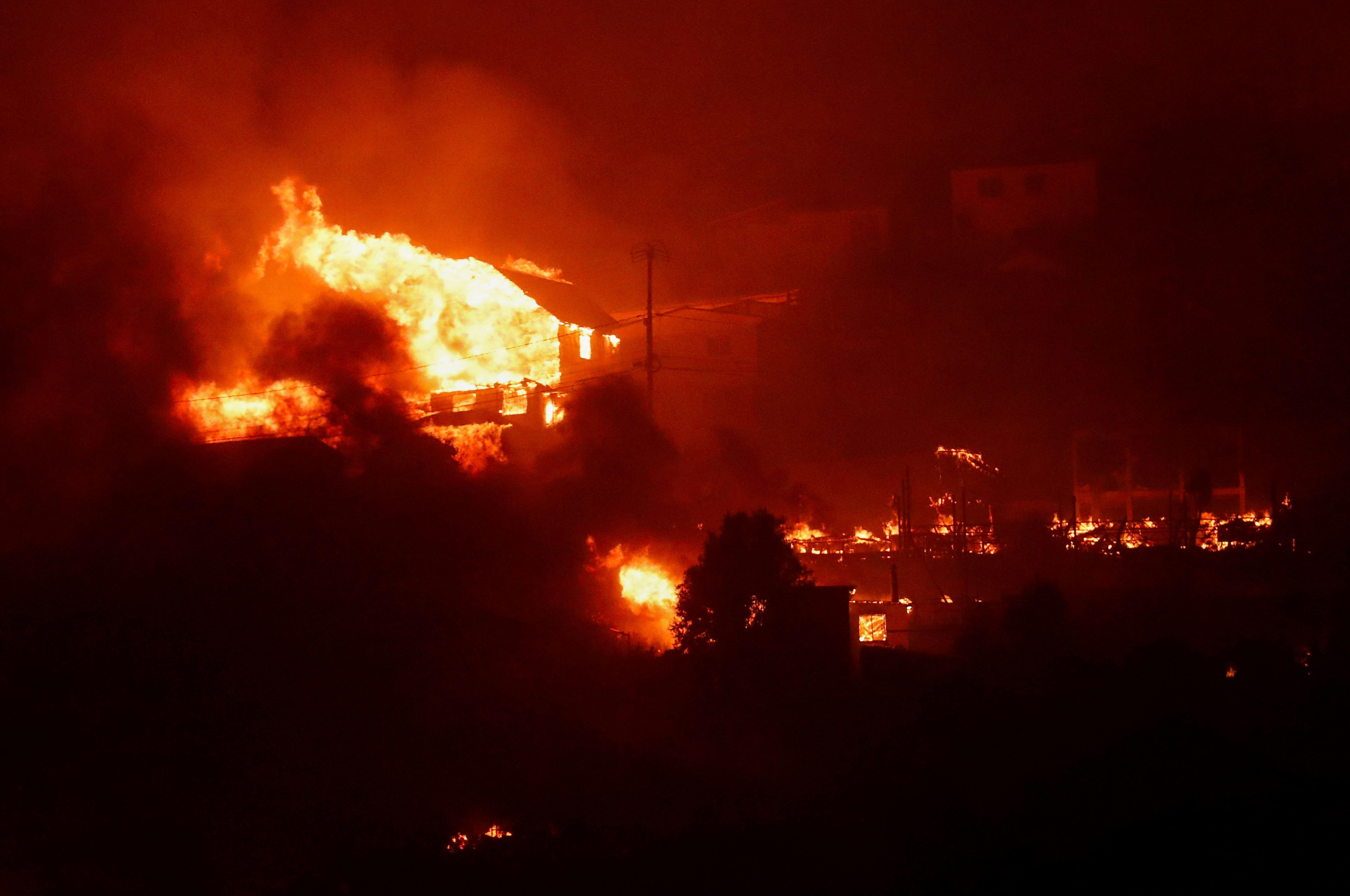 Casas ardiendo en Viña del Mar.