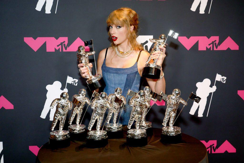 Taylor Swift en los MTV Awards. 