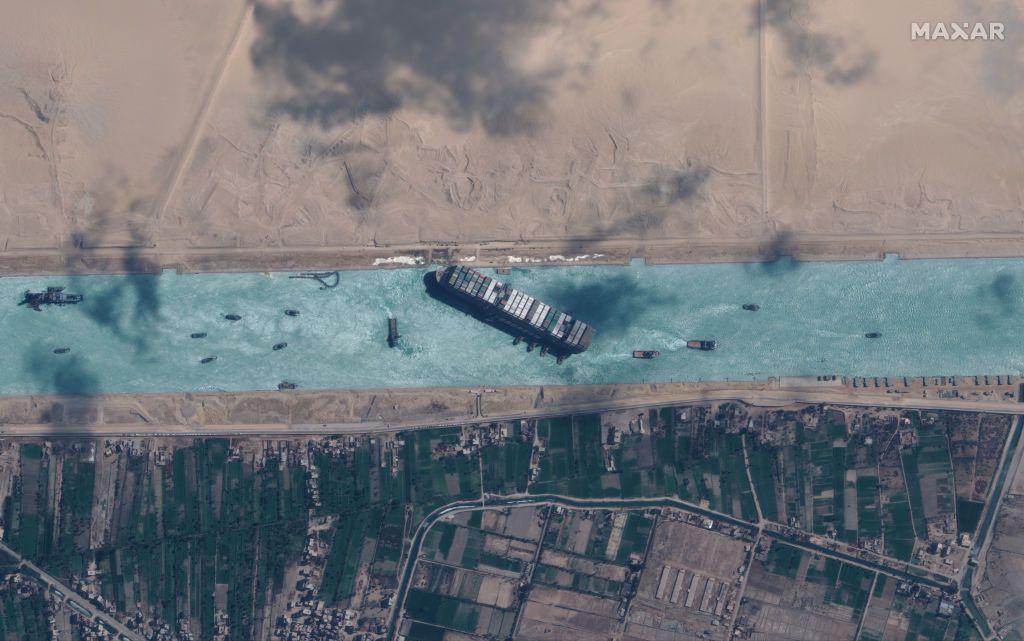 أدى جنوح سفينة الشحن "إيفرغرين" إلى عرقلة حركة الملاحة في قناة السويس على مدى ستة أيام
