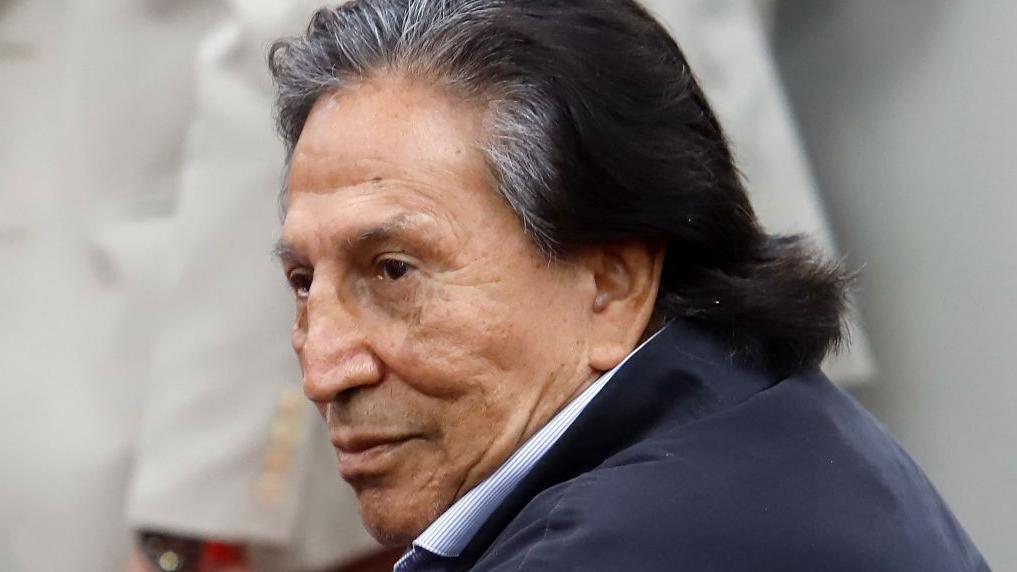 Alejandro Toledo pidió que le dejen cumplir su condena en casa.