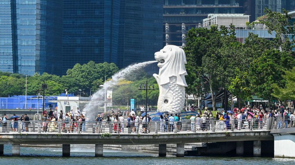 Marlion statue