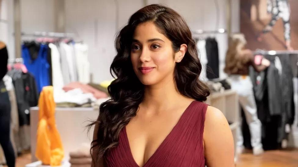 Alguns dos diálogos de Janhvi Kapoor no filme foram criticados